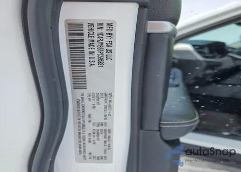 2023 Jeep Grand Cherokee Limited 4Xe z USA, uszkodzony, nr VIN 1C4RJYB66PC595921